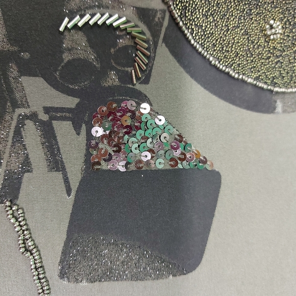 Garcia Jeans Top with Movie Camera Beaded & Sequin Decal 🚨 Sizing 🚨 - Picture 5 of 9